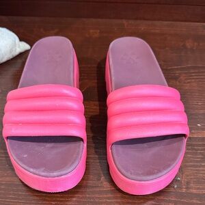 Cougar Pink Pool Slide Sandals